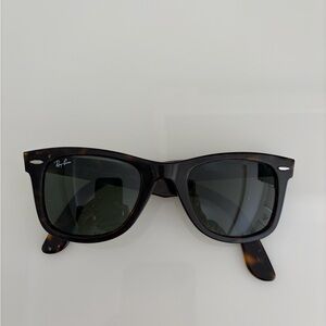 Ray-Ban Classic Wayfarer Tortoise Sunglasses